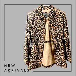 Levi’s cheetah print dress coat or utility jacket With drawstring around waist